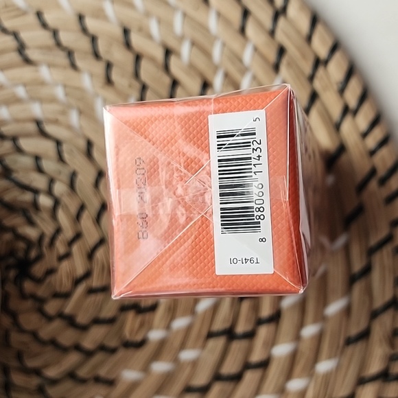 Tom Ford Bitter Peach Eau De Parfum - Picture 3 of 5